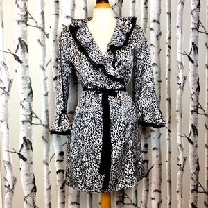Black & White leopard print rob ruffle collar&cuffs